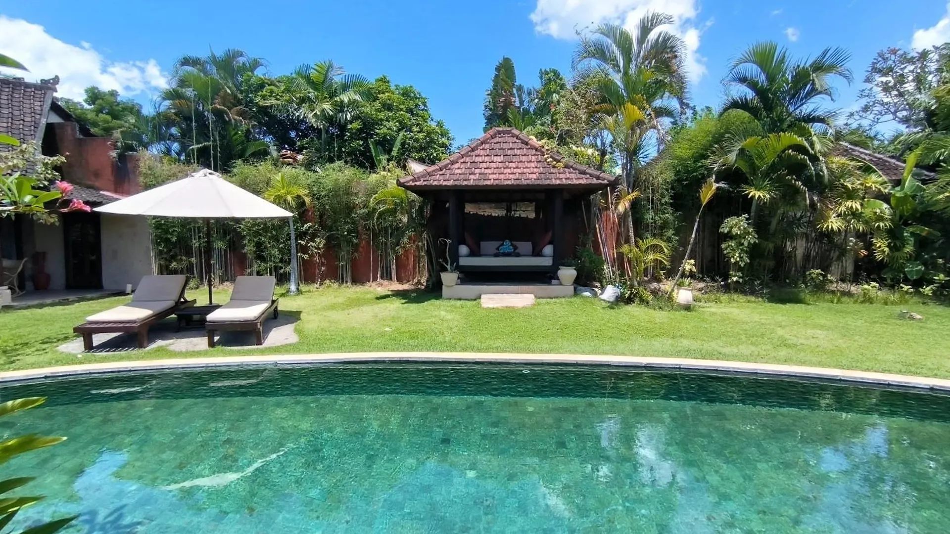 Villa Plawa Asri Seminyak  Indonesia