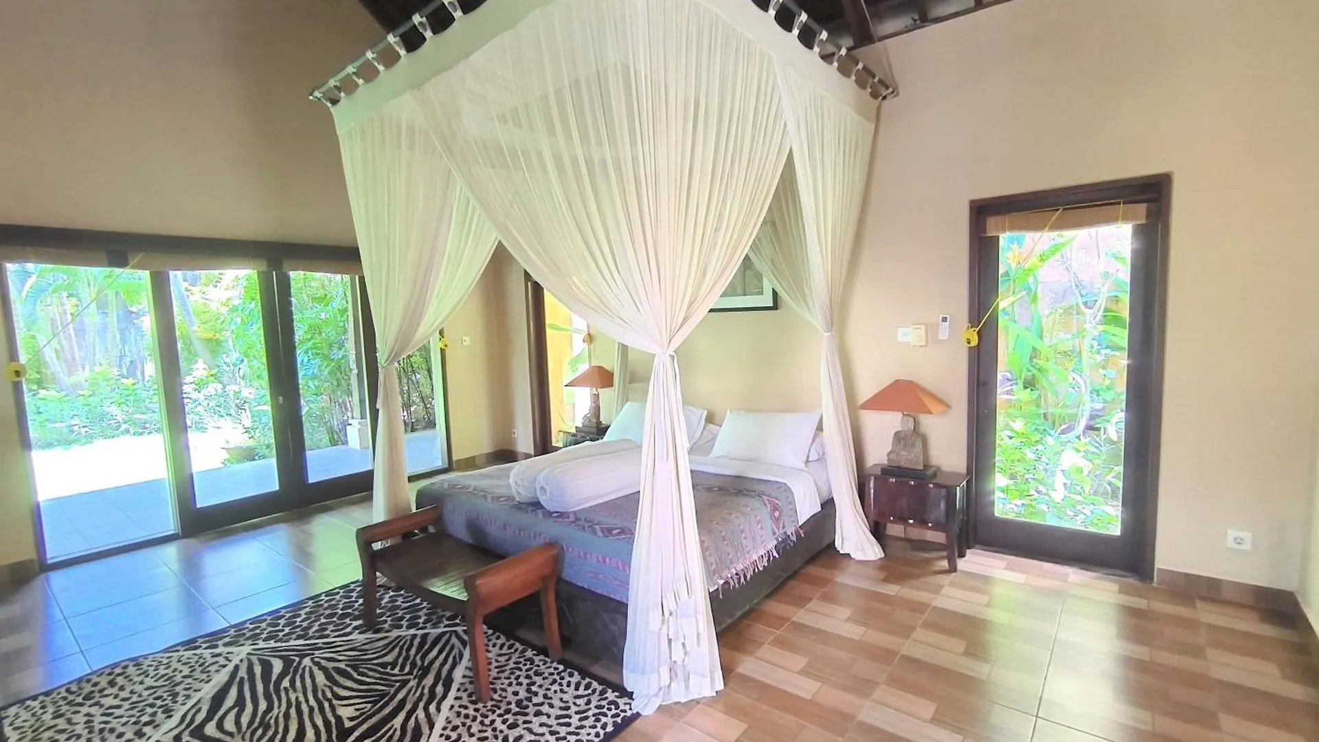 Villa Plawa Asri Seminyak   Seminyak (Bali)